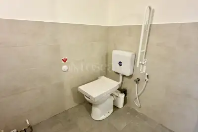 Negozio in vendita, Via Crotte, Brescia