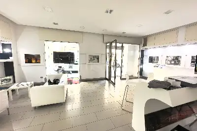 Negozio in vendita, Via Martiri d'Ungheria, Scafati