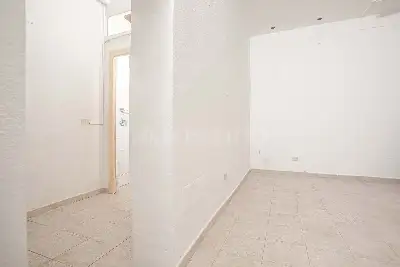 Negozio in vendita, Via Don Occhioni, Palau