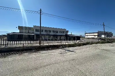 Capannone in vendita, Via Valeria Tiburtina, Celano