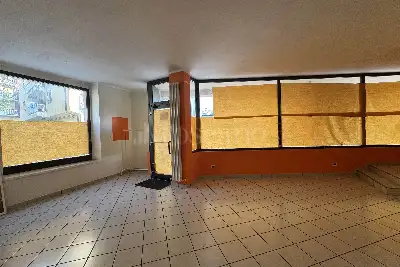 Negozio in vendita, Via Giuseppe Sirtori, Lecco