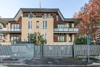 Villa Bifamiliare in vendita, Via Dei Sagredo, Milano
