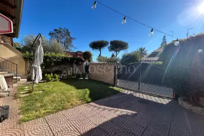 Villa in vendita, Viale di Castel Porziano, Roma
