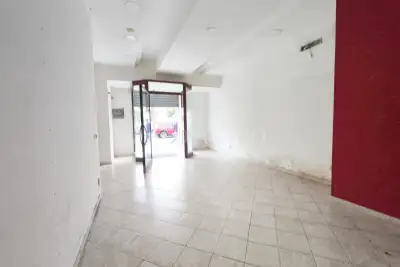 Negozio in affitto, Viale Commenda, Brindisi