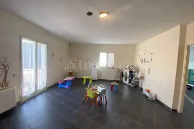 Attività Commerciale in vendita, Via Carezzano, Roma