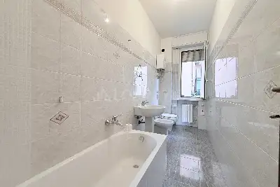 Casa in vendita, Via Francesco Primaticcio, Milano