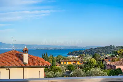 Villa in vendita, Via Barcuzzi , Lonato del Garda