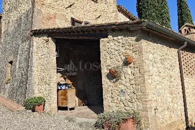 Casale in vendita, Strada di  Barigiano, Sovicille