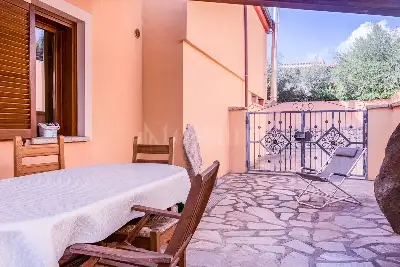 Villino a Schiera in vendita, Via Parigi, Olbia