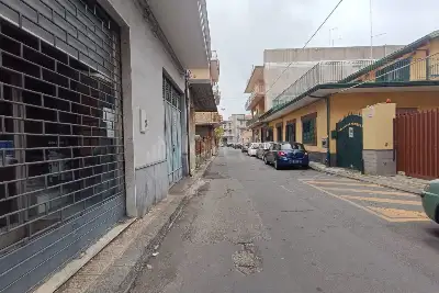 Casa in vendita, San Giovanni La Punta, Via Buscemi, salone doppio, cucina abitabile, tre camere, servizio, lavanderia., San Giovanni la Punta