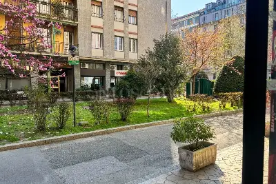 Negozio in vendita, Via Cenisio, Milano