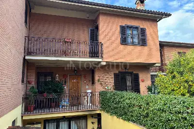 Villino a Schiera in vendita, Via Taro, Mentana