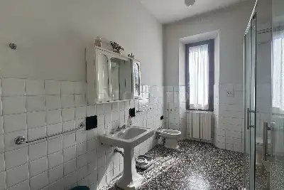 Villino a Schiera in vendita, Via Edmondo de Amicis, Prato