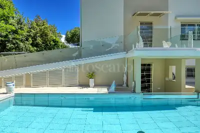 Villa in vendita, Via Luigi Pirandello, Camaiore