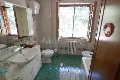 Villa in vendita, Arsoli - Località Colle del Prete, Arsoli