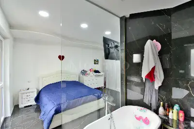 Casa in vendita, Via Salvatore Quasimodo, Como