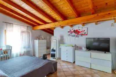 Casa Indipendente in vendita, Via Pasubio, Cunardo