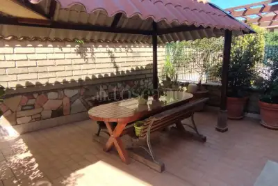 Villino a Schiera in vendita, Via Michele Nau, Roma