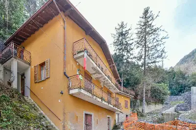 Casa in vendita, Via Vecchia Regina, Laglio