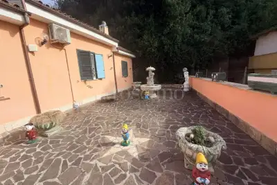 Villa in vendita, Via Acqua Solfa, Aprilia