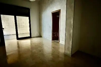 Negozio in affitto, Via Due Principati, Avellino