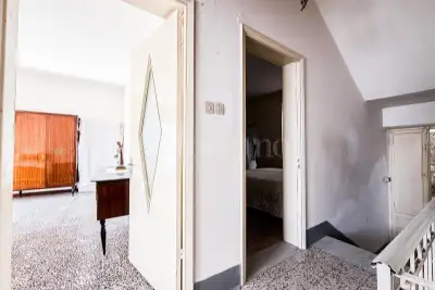 Casa Indipendente in vendita, Via Papa Giovanni XXIII 7, Luras