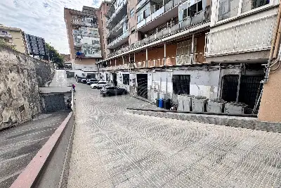 Magazzino in affitto, Viale Vittorio Veneto, Catania