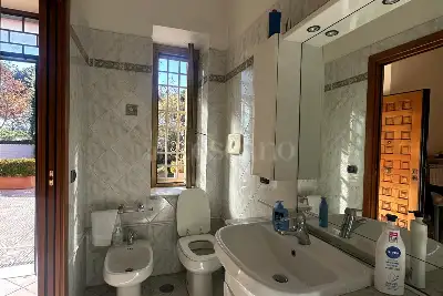 Casa Indipendente in vendita, Via Tuscolana, Roma