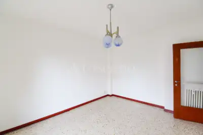 Casa in vendita, Via Giuseppe Grilloni, Como