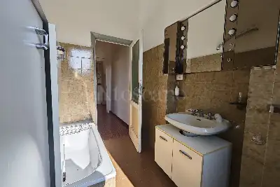 Casa in vendita, Via Martiri di Scalvaia, Siena