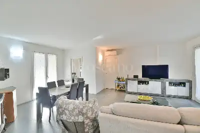 Casa in vendita, Viale Giulio Cesare, Como