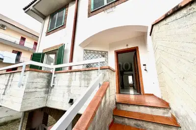 Villino a Schiera in vendita, Via Della Resistenza, Scafati