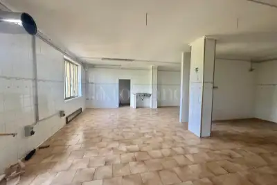 Negozio in vendita, Via Piante, Montefredane