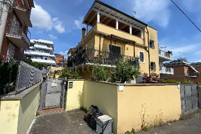 Casa in vendita, via Ettore rosso, Roma