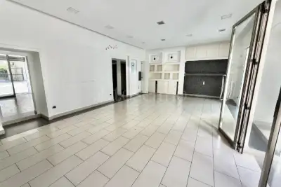 Negozio in vendita, Via Martiri d'Ungheria, Scafati