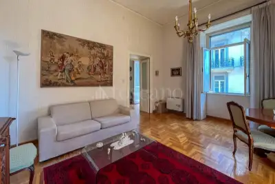 Casa in vendita, Piazza Giuseppe Garibaldi, Napoli