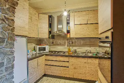 Casa Indipendente in vendita, Via Pradaccio, Cadegliano-Viconago