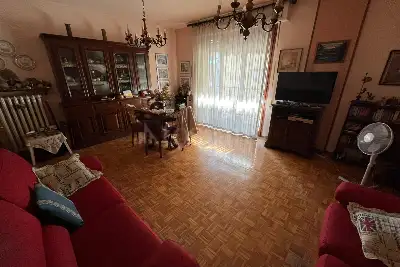 Casa in vendita, Via Ferrara, Prato