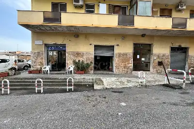 Negozio in affitto, Via Collegiove, Roma