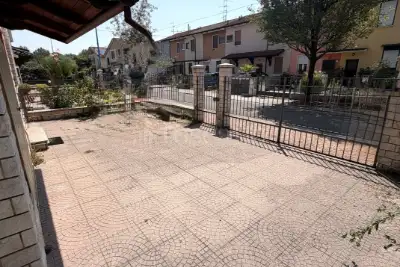 Villa Bifamiliare in vendita, Via Nona, Brescia