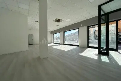 Negozio in vendita, Via Giuseppe Garibaldi, Villa Carcina