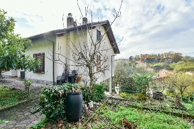 Casa Indipendente in vendita, Via Alla Zocca, Como