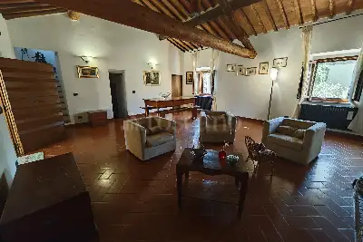 Casale in vendita, Strada di  Barigiano, Sovicille