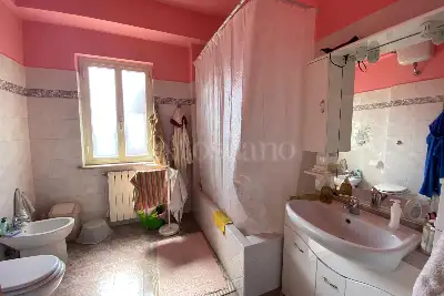 Casa in vendita, Via Mombaruzzo, Roma