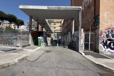 Box in vendita, Via Adria, Roma