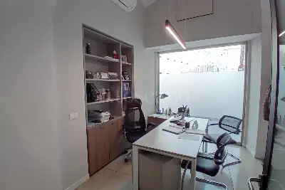 Negozio in vendita, Via dell'Archetto, Roma