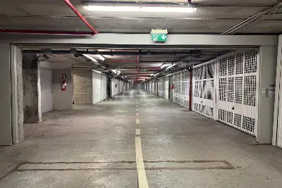 Box in vendita, Via Carlo Vittadini, Milano