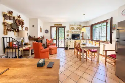 Villa Plurifamiliare in vendita, Via Giulio Venzi, Roma