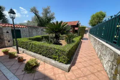 Villa in vendita, Via Sambucia, Palermo