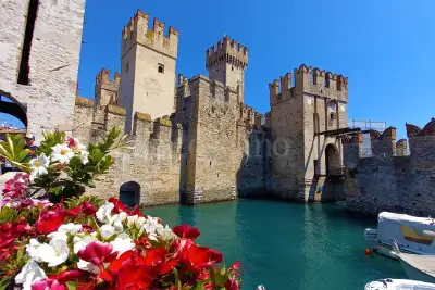 Albergo in vendita, Via Lazzarini, Sirmione